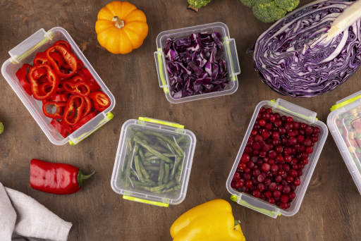 What plastic packaging containers are safe for storing food?